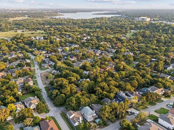 7937  Deer Trail Drive , Dallas Texas 75238