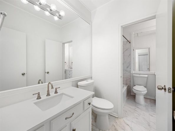 5310  Keller Springs Road  332, Dallas Texas 75248
