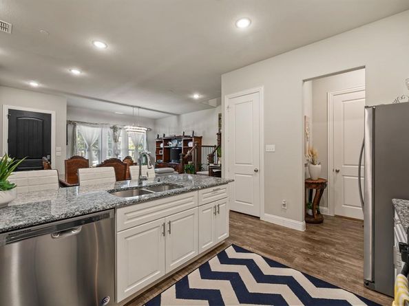 1560  Windermere Way , Farmers Branch Texas 75234