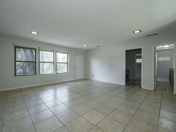 2515 S 5th Street , Garland Texas 75041