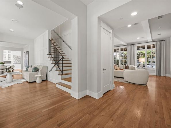 6807  Joyce Way , Dallas Texas 75225