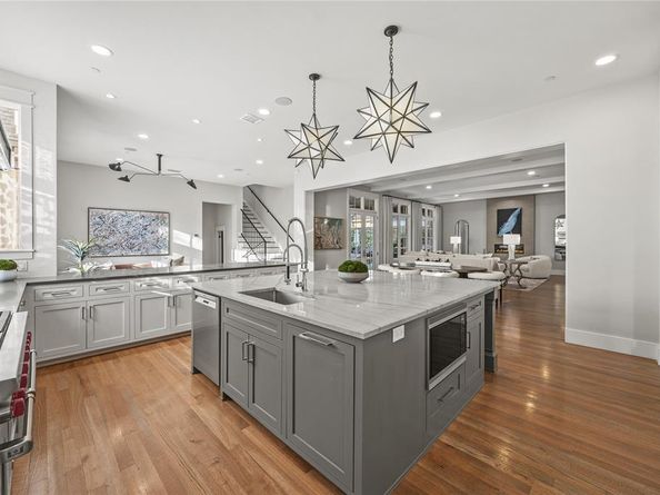 6807  Joyce Way , Dallas Texas 75225