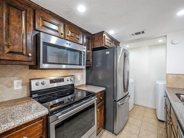 1837  Amber Lane , Carrollton Texas 75007