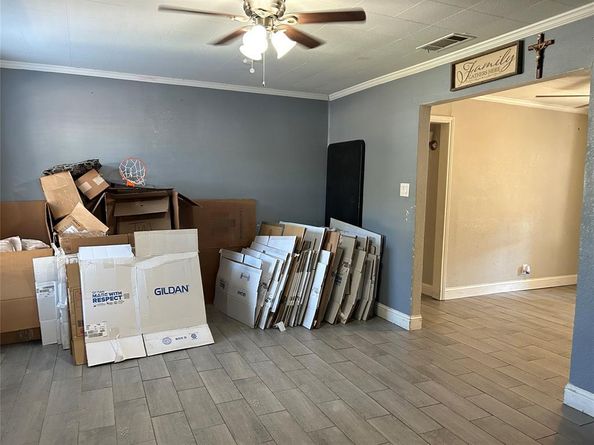 1610  Davis Boulevard , Garland Texas 75042