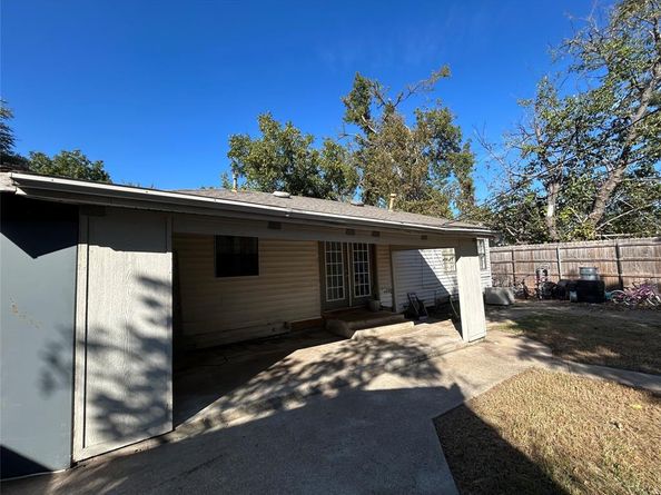1610  Davis Boulevard , Garland Texas 75042