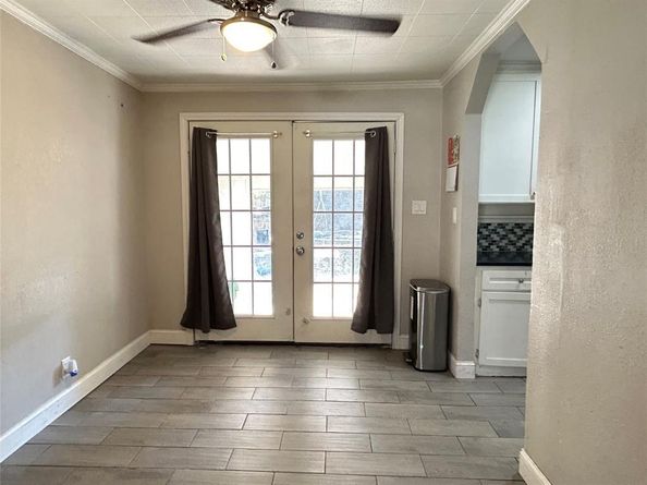 1610  Davis Boulevard , Garland Texas 75042