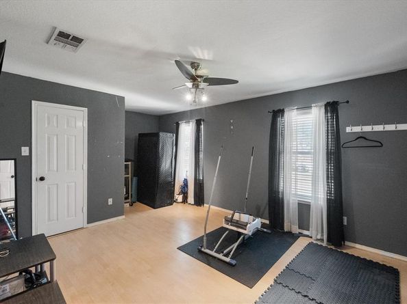 6  Whispering Bend Court , Mansfield Texas 76063