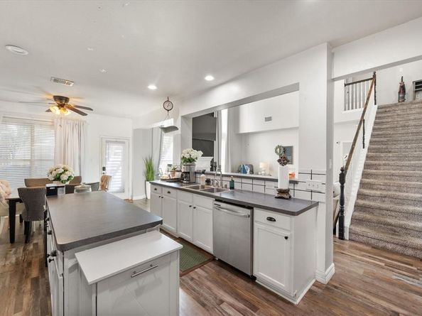 6  Whispering Bend Court , Mansfield Texas 76063