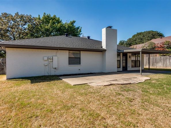 216  Meadowhill Drive , Benbrook Texas 76126