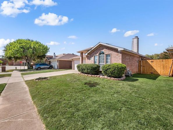5603  Alicante Drive , Arlington Texas 76017