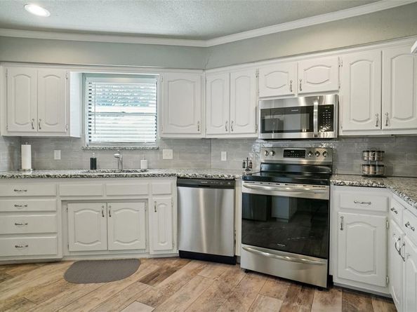 337  Shady Lane , Azle Texas 76020
