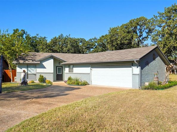 337  Shady Lane , Azle Texas 76020