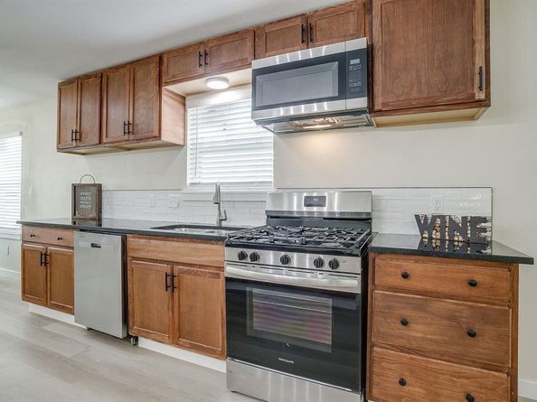 1320  Wayne Street , Haltom City Texas 76117