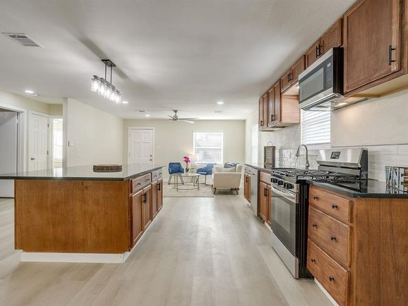 1320  Wayne Street , Haltom City Texas 76117