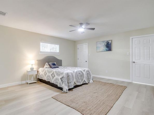 1320  Wayne Street , Haltom City Texas 76117