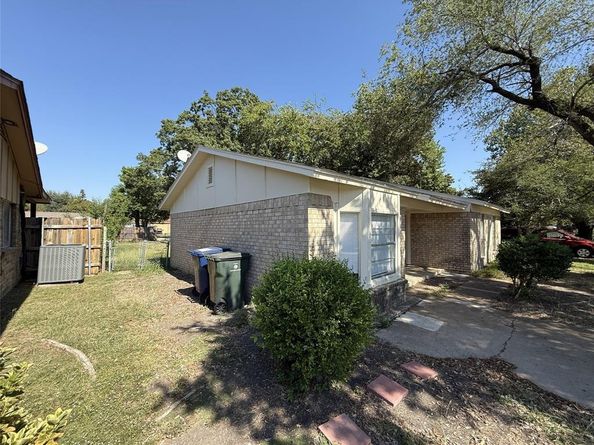 1453  Shorecrest Drive , Garland Texas 75040
