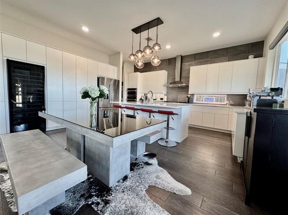 4021  Ivanhoe Lane , Dallas Texas 75212