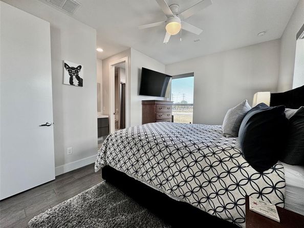 4021  Ivanhoe Lane , Dallas Texas 75212