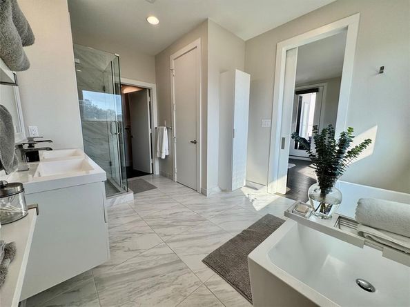 4021  Ivanhoe Lane , Dallas Texas 75212
