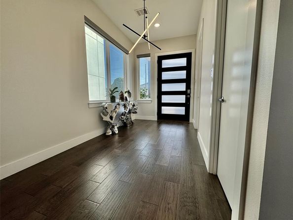 4021  Ivanhoe Lane , Dallas Texas 75212