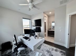 4021  Ivanhoe Lane , Dallas Texas 75212