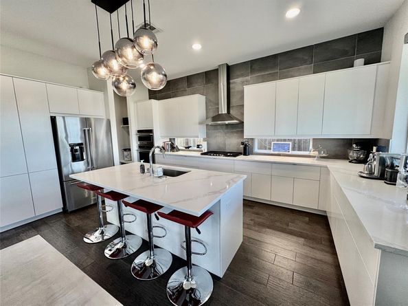 4021  Ivanhoe Lane , Dallas Texas 75212