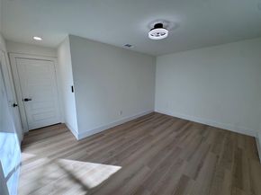 402  Tiawah Drive , Dallas Texas 75217