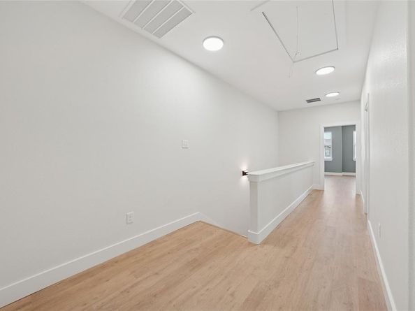 828  Stamps Avenue , Fort Worth Texas 76114