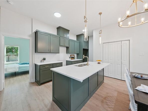 828  Stamps Avenue , Fort Worth Texas 76114