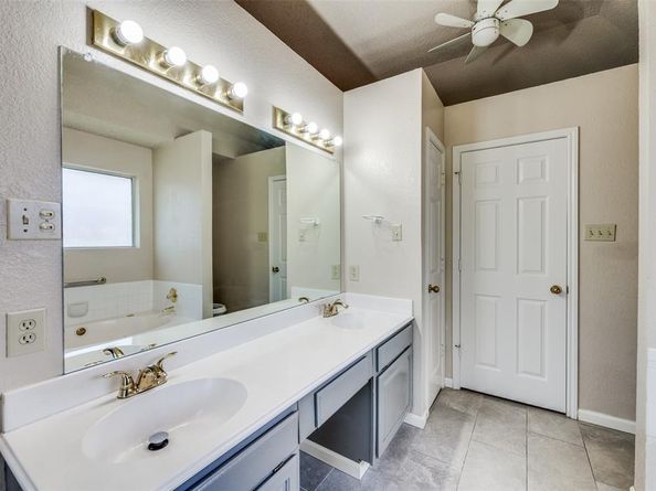 7413  Emerywood Lane , Fort Worth Texas 76137