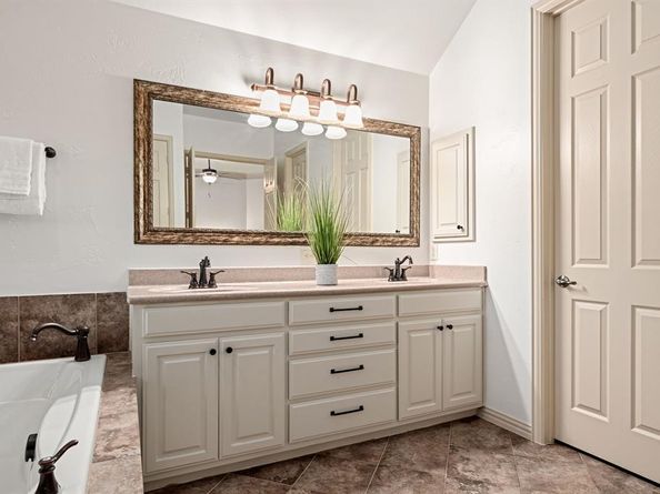 8005  Gallery Way , McKinney Texas 75072