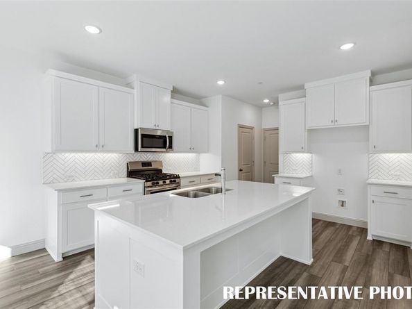 1379  Hill Country Place , Celina Texas 75009