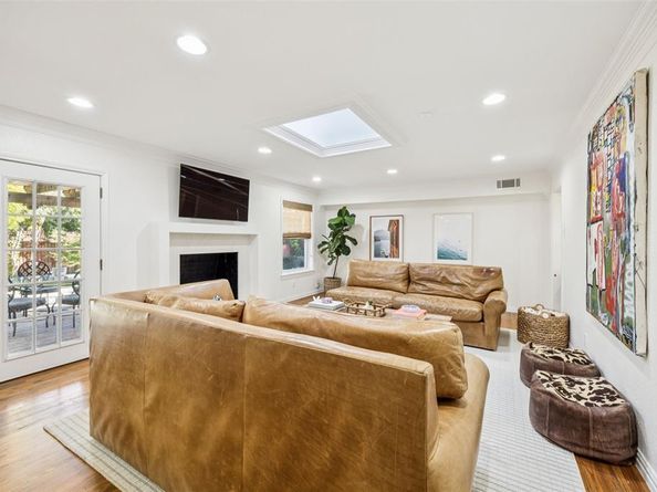 4035  Alta Vista Lane , Dallas Texas 75229