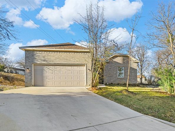 2441  Glen Garden Avenue , Fort Worth Texas 76119