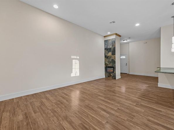 2441  Glen Garden Avenue , Fort Worth Texas 76119