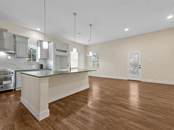 2441  Glen Garden Avenue , Fort Worth Texas 76119