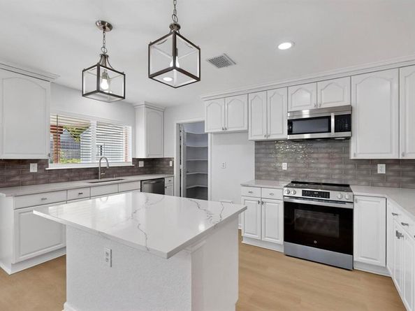 328  Cortland Circle , Roanoke Texas 76262