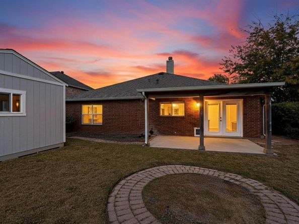 328  Cortland Circle , Roanoke Texas 76262