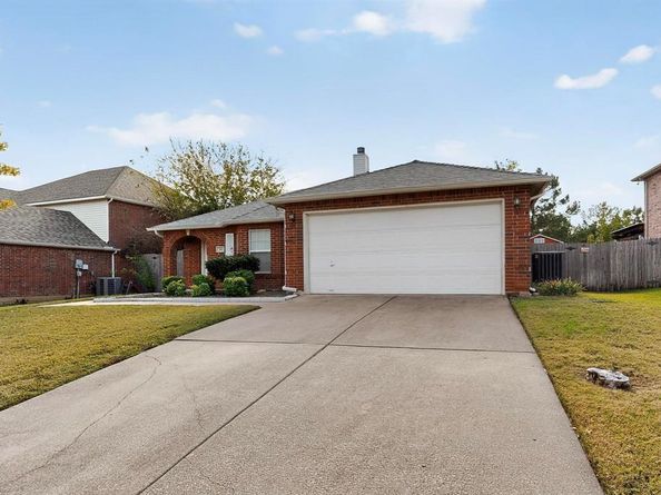 328  Cortland Circle , Roanoke Texas 76262