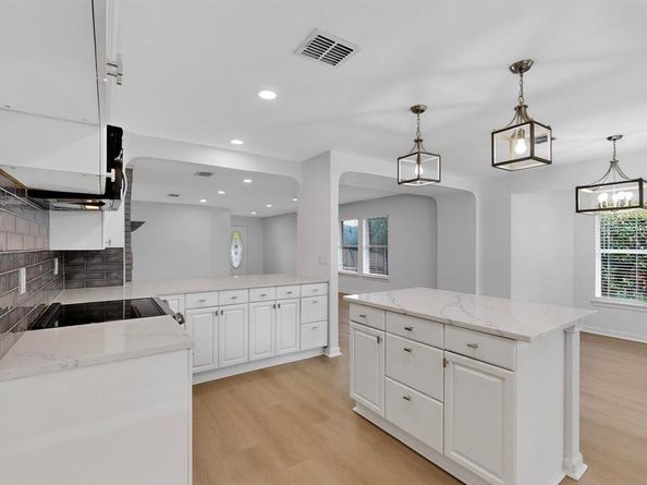 328  Cortland Circle , Roanoke Texas 76262