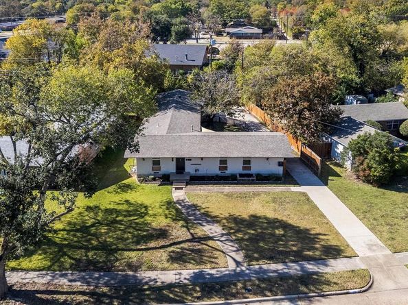 1215  Wisteria Way , Richardson Texas 75080