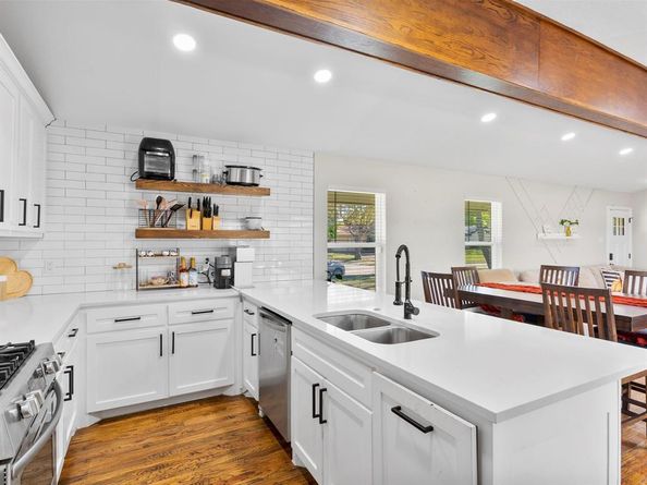 1215  Wisteria Way , Richardson Texas 75080