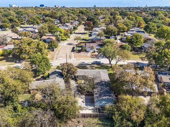 1215  Wisteria Way , Richardson Texas 75080