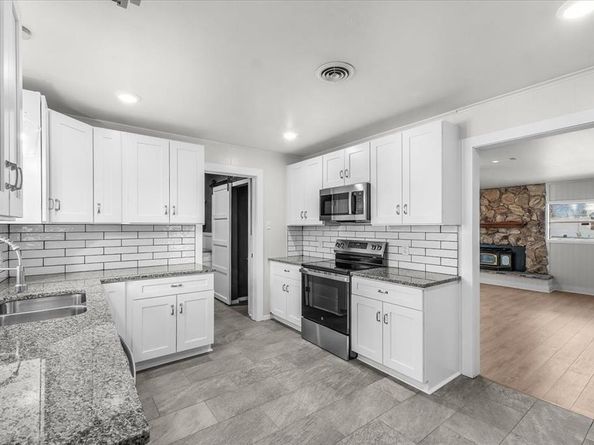 1204  John Reagan Street , Benbrook Texas 76126