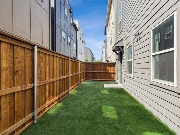 2619  Carmelita Street , Dallas Texas 75212