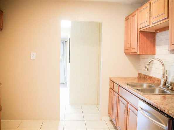 3218  Emmett Street , Dallas Texas 75211