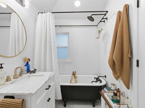 1812  Alston Avenue , Fort Worth Texas 76110