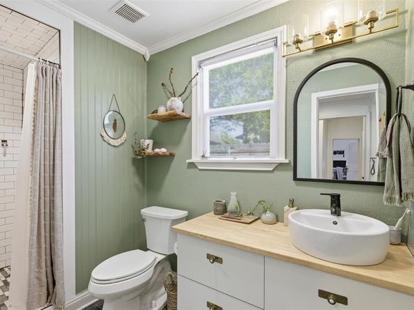 1812  Alston Avenue , Fort Worth Texas 76110