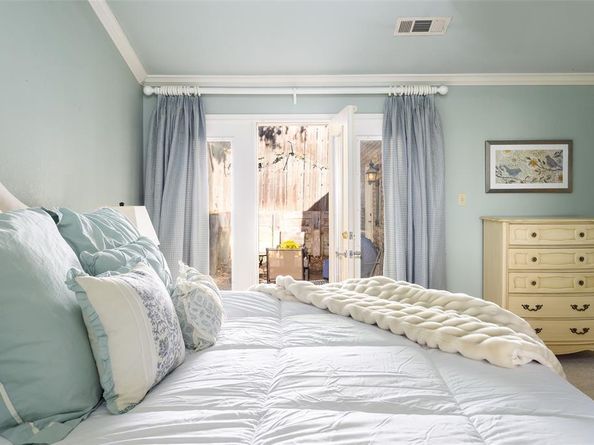 9115  Valley Chapel Lane , Dallas Texas 75220