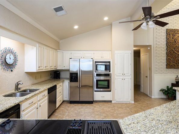 9115  Valley Chapel Lane , Dallas Texas 75220